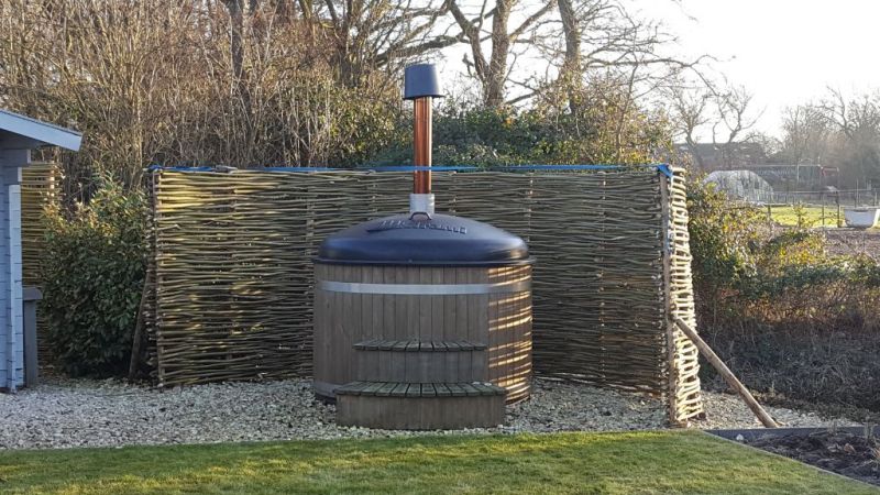 rond hottub.jpg